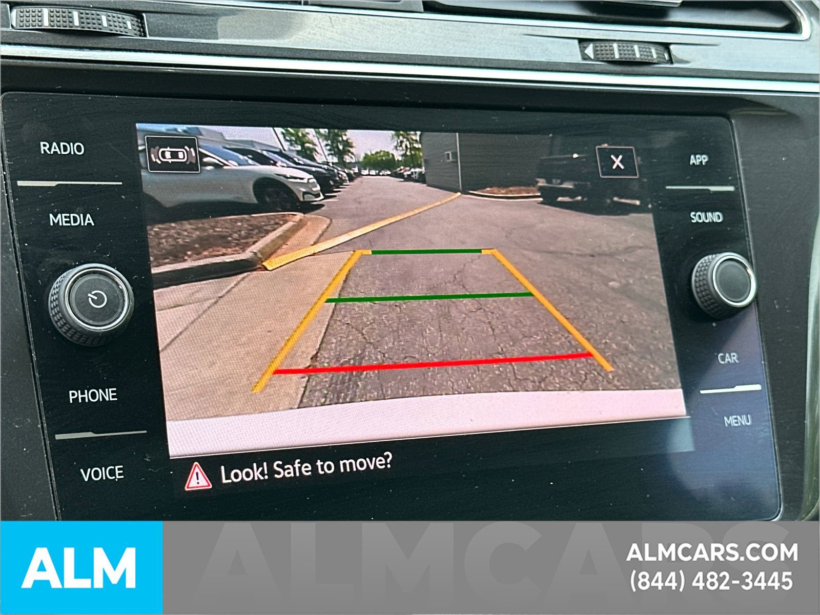 Used 2022 Volkswagen Tiguan SE FWD image 36