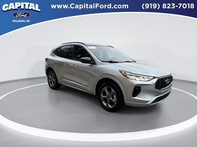 Certified 2023 Ford Escape ST-Line w/ Tech Pack #1 AWD/4WD image 8