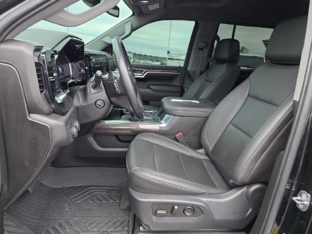 Used 2022 Chevrolet Silverado 1500 LTZ AWD/4WD image 14