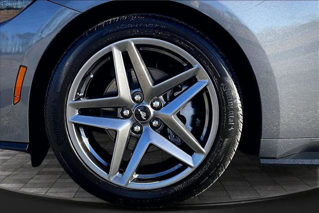 Certified 2025 Ford Mustang Coupe image 17