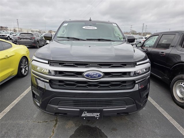 Certified 2023 Ford Expedition Max XLT image 4