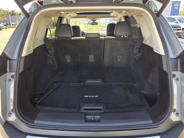 Used 2023 Nissan Rogue SL w/ SL Premium Package FWD image 17