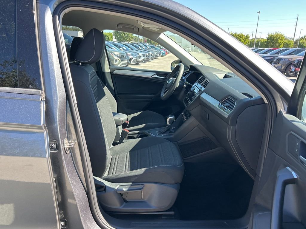 Used 2022 Volkswagen Tiguan S image 33