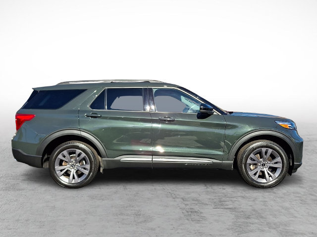 Certified 2023 Ford Explorer XLT w/ Equipment Group 202A AWD/4WD image 7