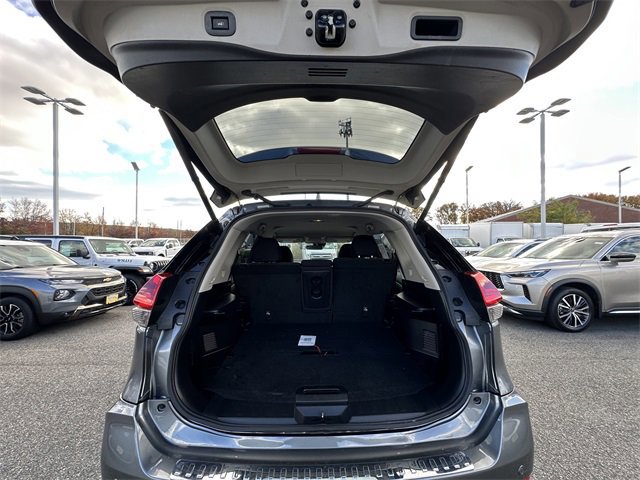 Used 2020 Nissan Rogue SV image 41