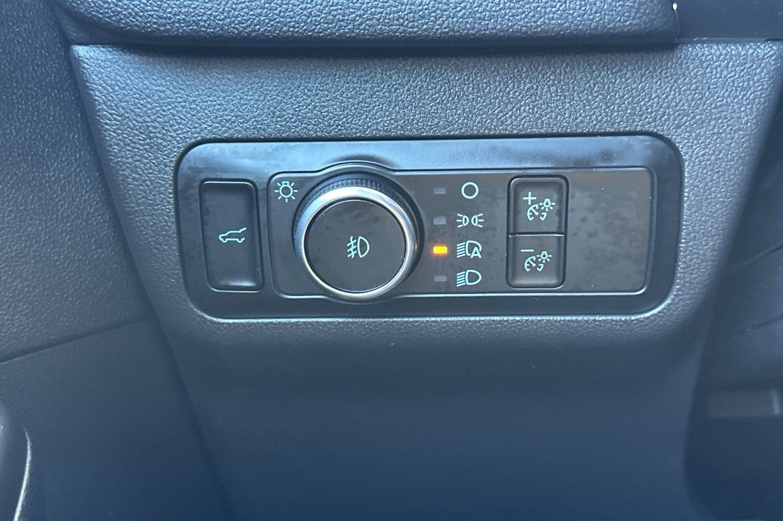 Certified 2022 Ford Escape SEL w/ SEL Stealth AWD Package image 39