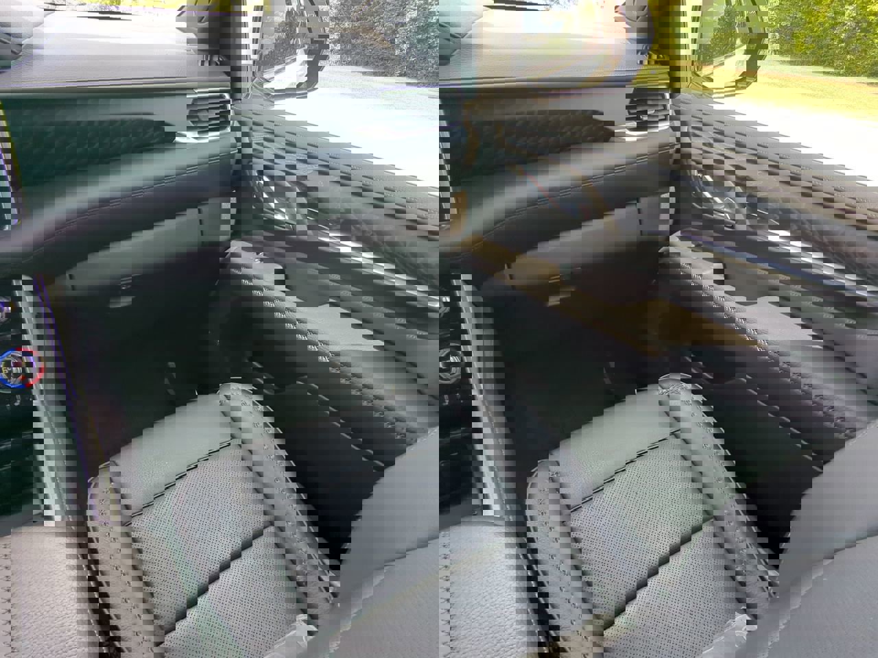 Used 2023 GMC Yukon Denali w/ Denali Reserve Package image 15