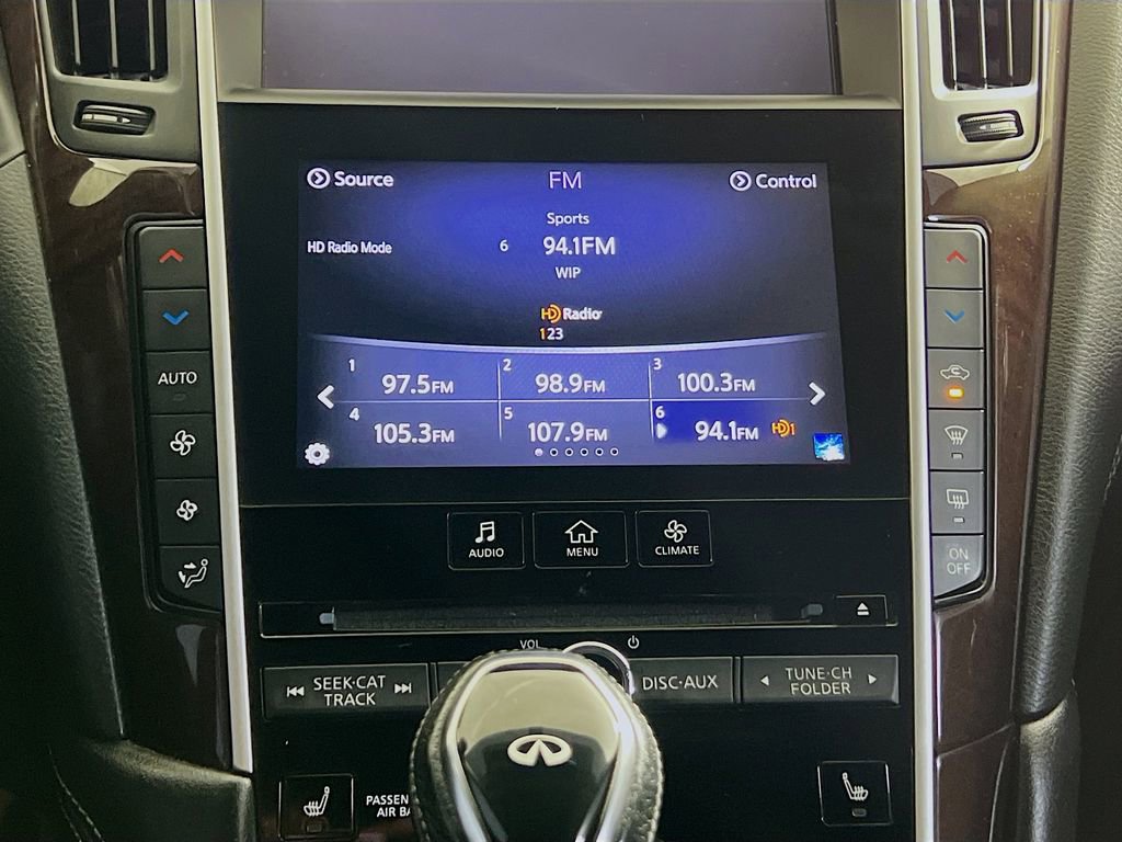 Used 2019 INFINITI Q50 Luxe w/ Essential Package (3.0T Luxe) AWD/4WD image 17