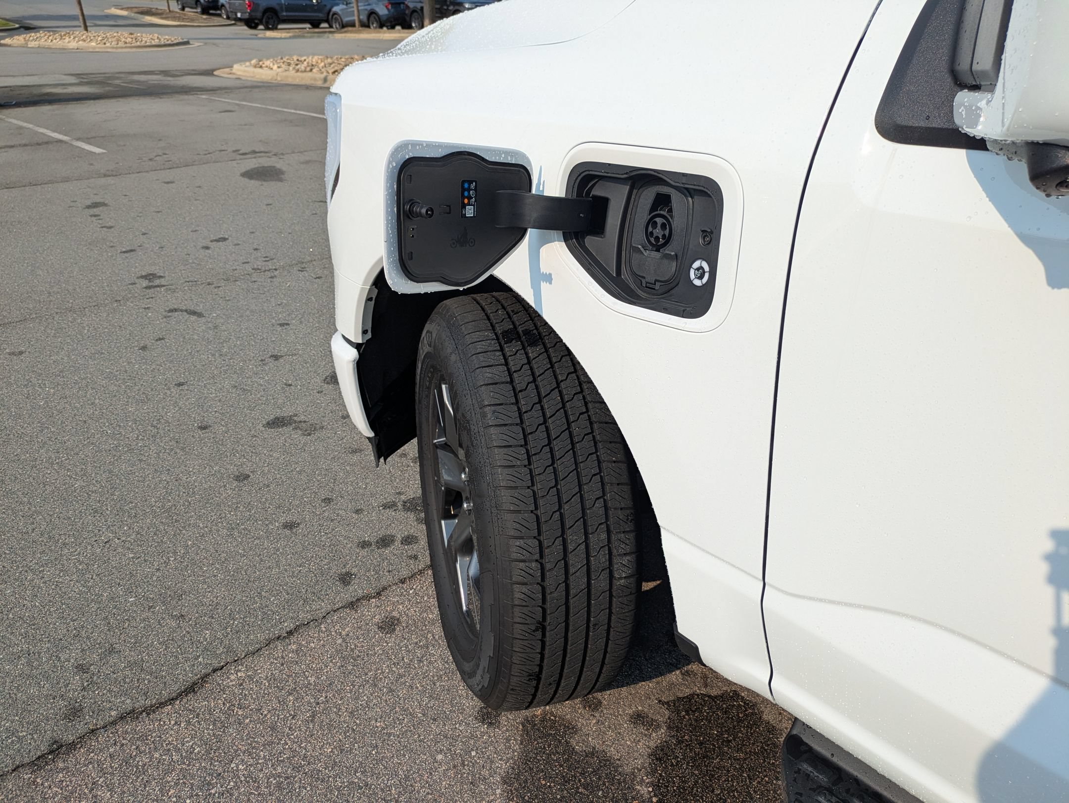 Certified 2025 Ford F150 Lightning Lariat AWD/4WD image 13