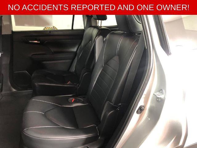 Used 2023 Toyota Highlander XLE AWD/4WD image 13
