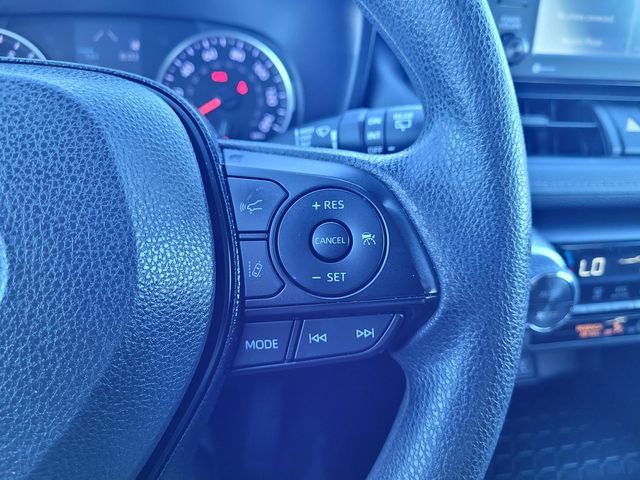 Used 2020 Toyota RAV4 XLE w/ All Weather Liner Package FWD image 22