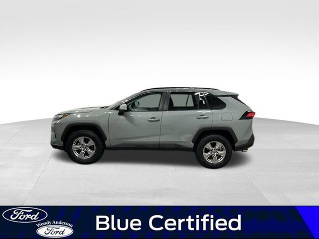 Used 2022 Toyota RAV4 XLE w/ Convenience Package image 3