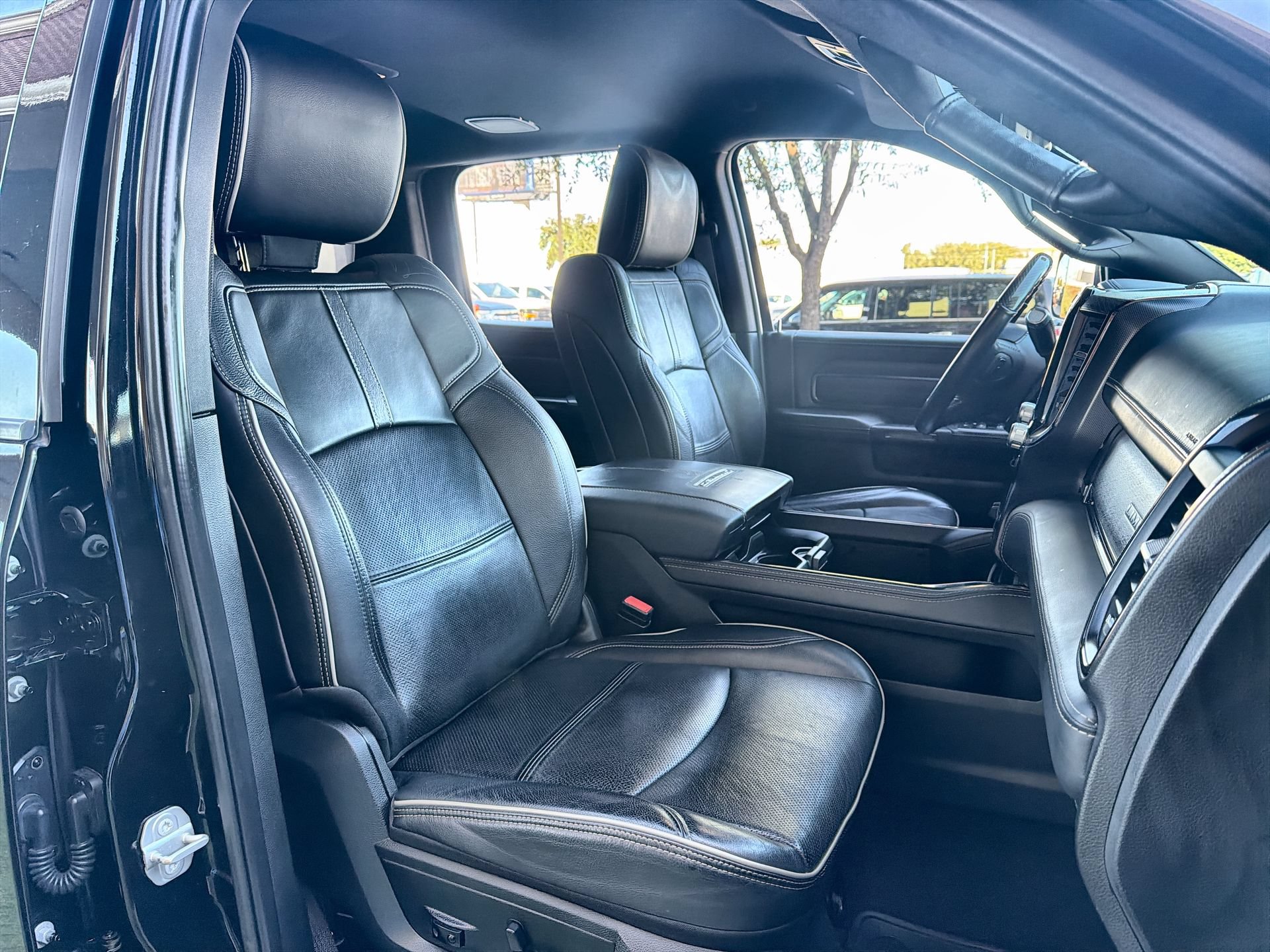 Used 2022 RAM 3500 Limited AWD/4WD image 24