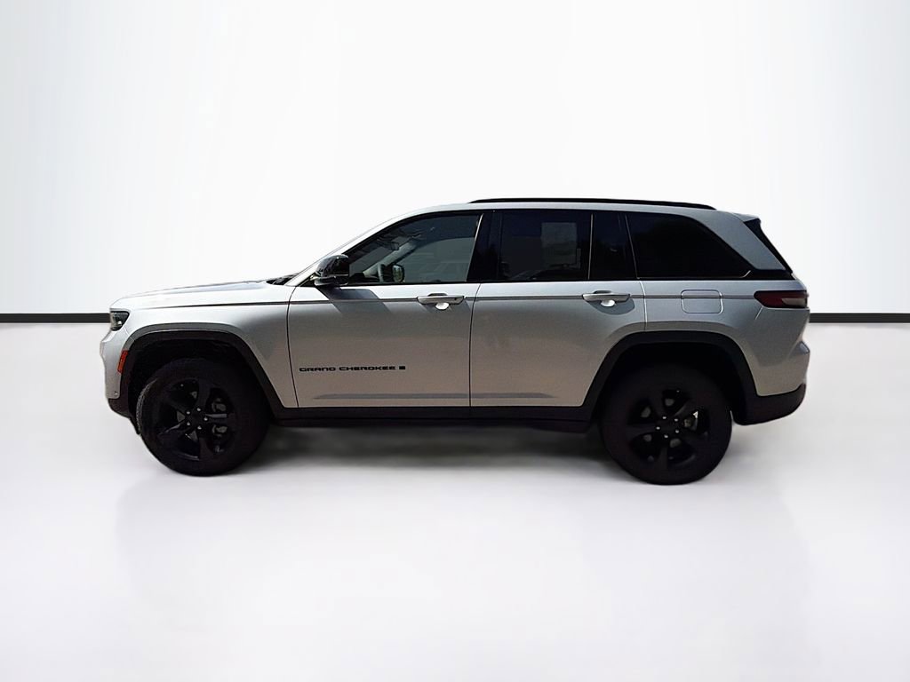Used 2024 Jeep Grand Cherokee Limited w/ Luxury Tech Group II AWD/4WD image 8