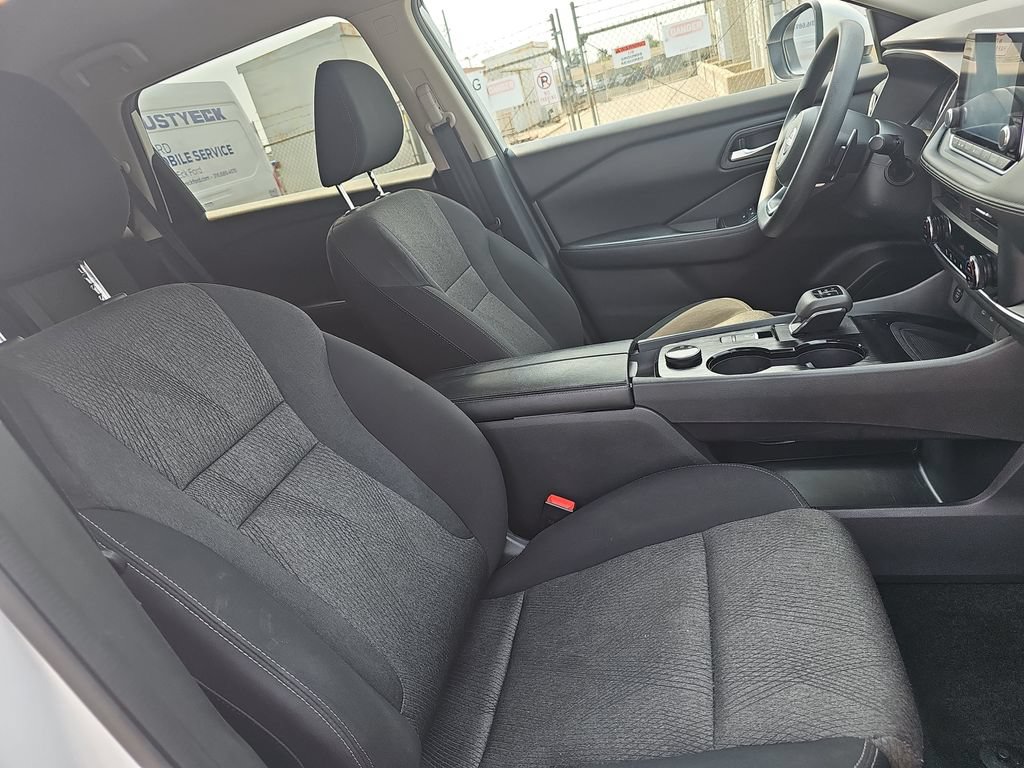 Used 2024 Nissan Rogue SV AWD/4WD image 10