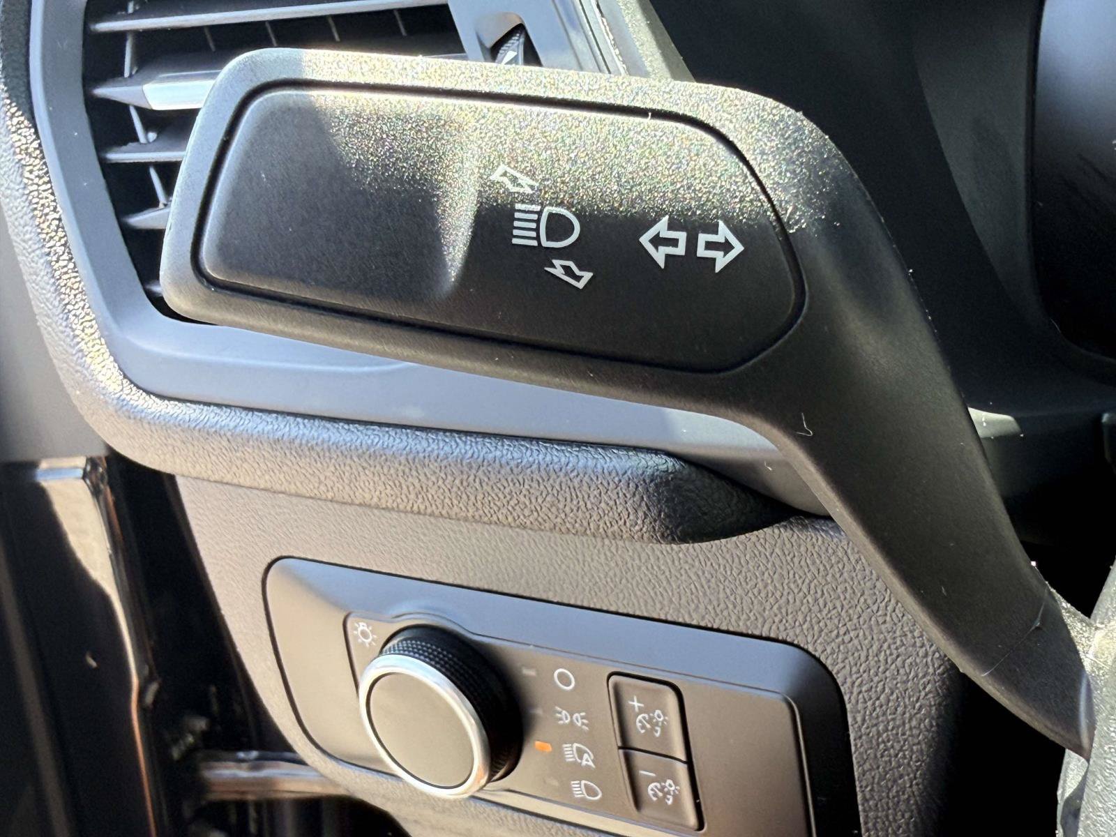 Certified 2025 Ford Escape Active AWD/4WD image 18