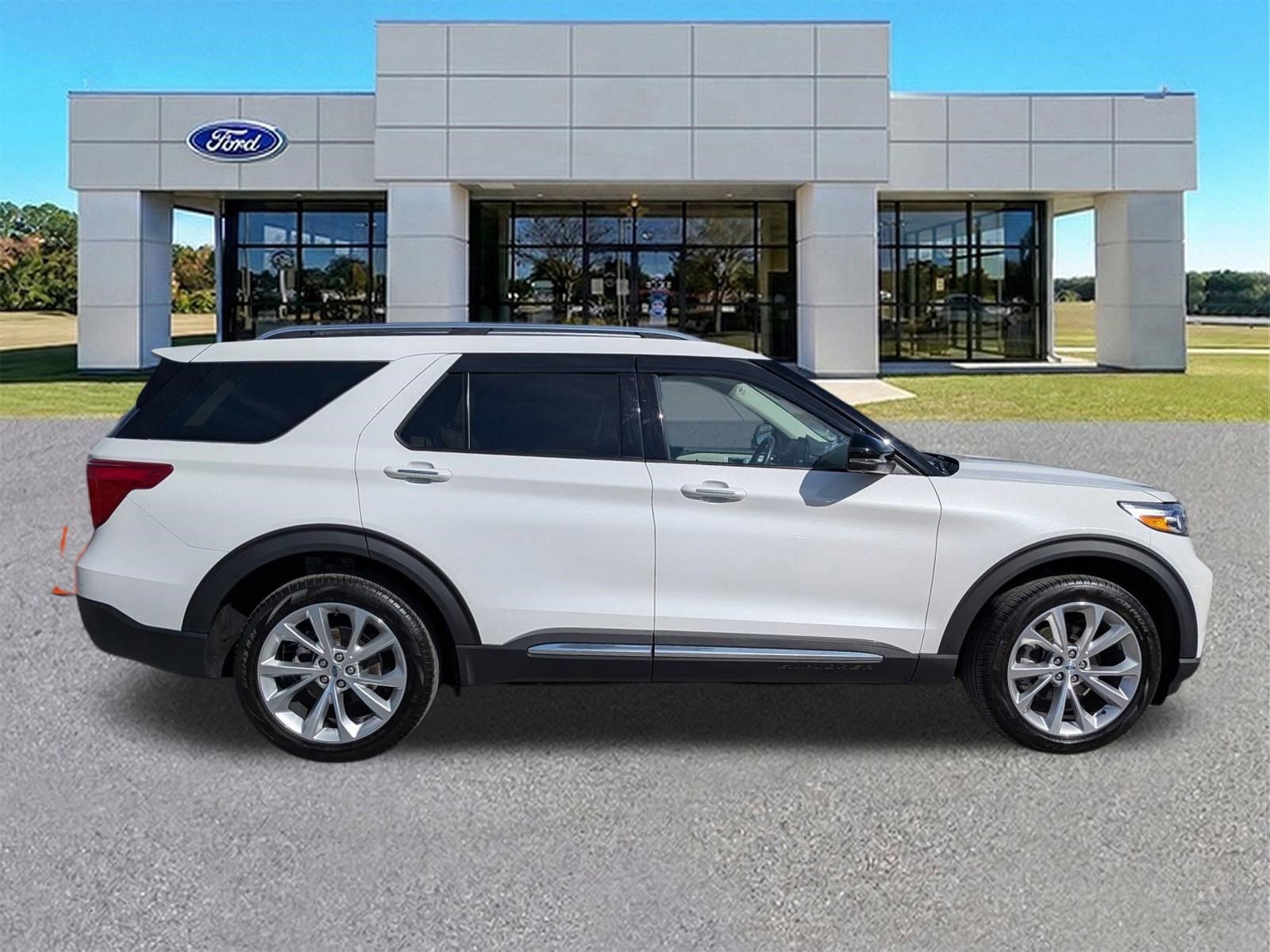 Certified 2023 Ford Explorer Platinum w/ Technology Package image 6