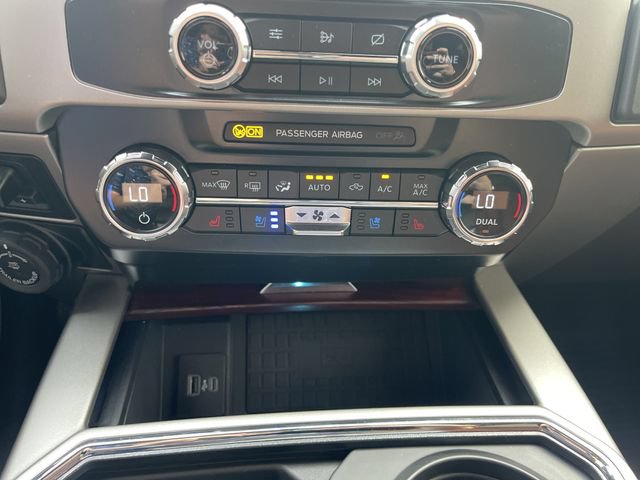 Certified 2022 Ford F450 King Ranch w/ King Ranch Ultimate Package AWD/4WD image 43
