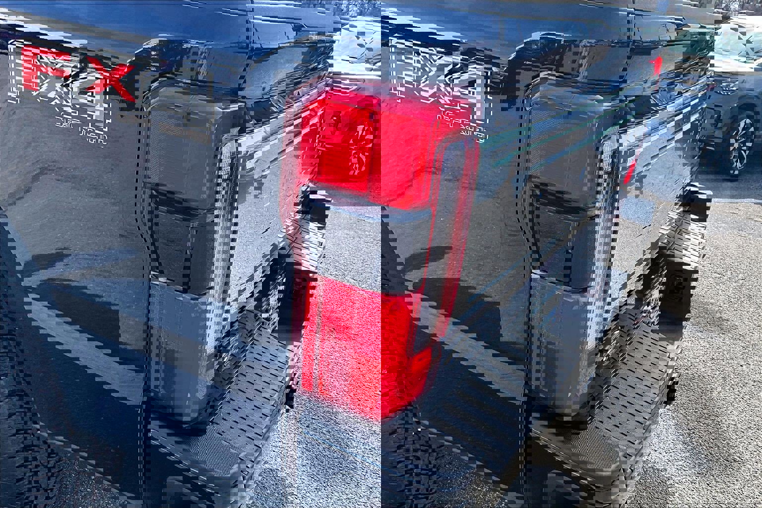 Certified 2023 Ford F250 Platinum w/ FX4 Off-Road Package image 31