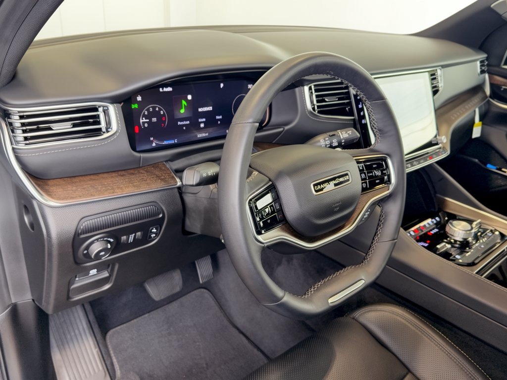 Used 2023 Jeep Grand Wagoneer L 4WD image 4