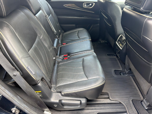 Used 2019 INFINITI QX60 Luxe w/ Essential Package FWD image 17
