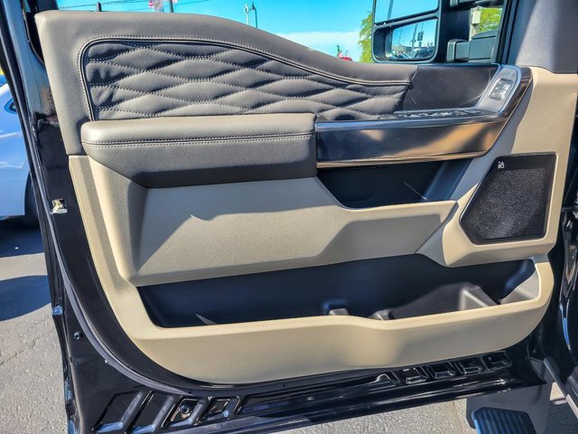 Certified 2025 Ford F450 Platinum w/ Platinum Plus Package image 26