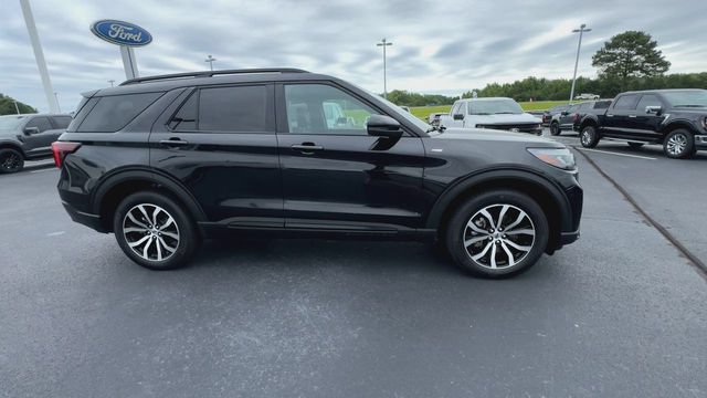 Certified 2025 Ford Explorer ST-Line AWD/4WD image 9