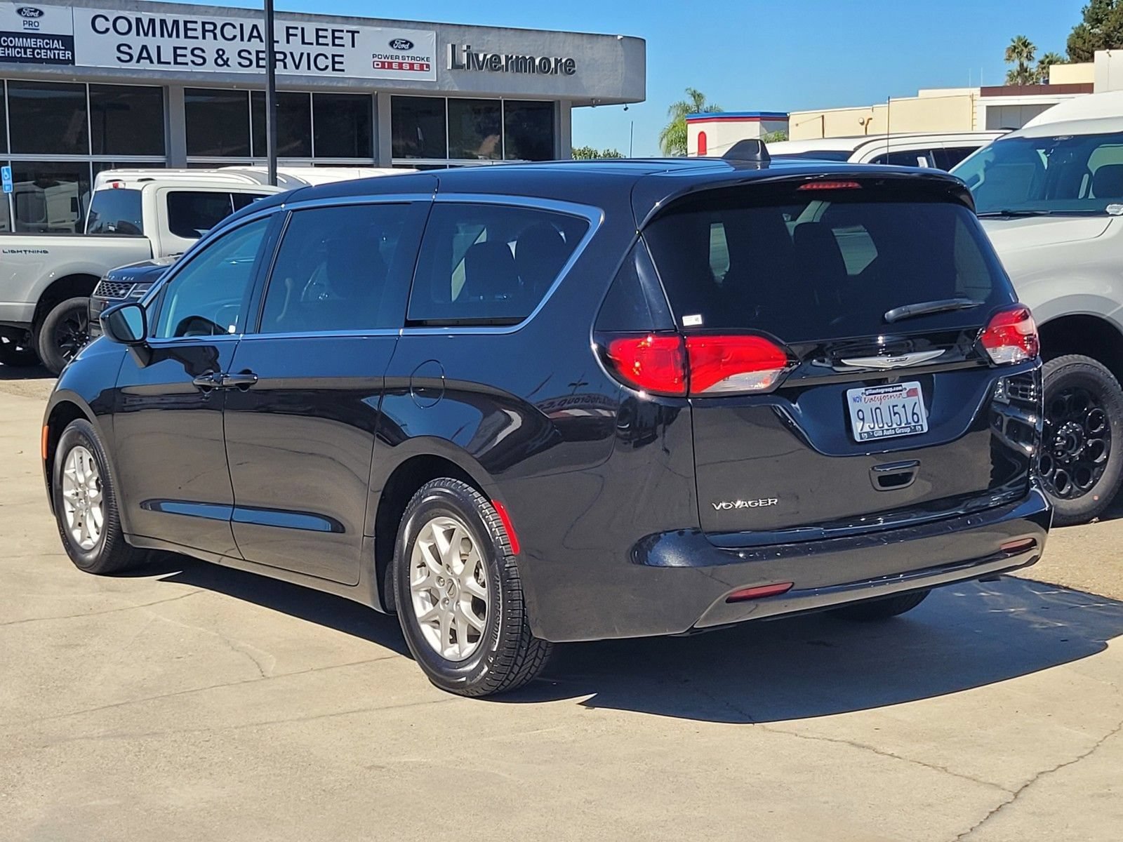 Used 2024 Chrysler Voyager LX FWD image 6