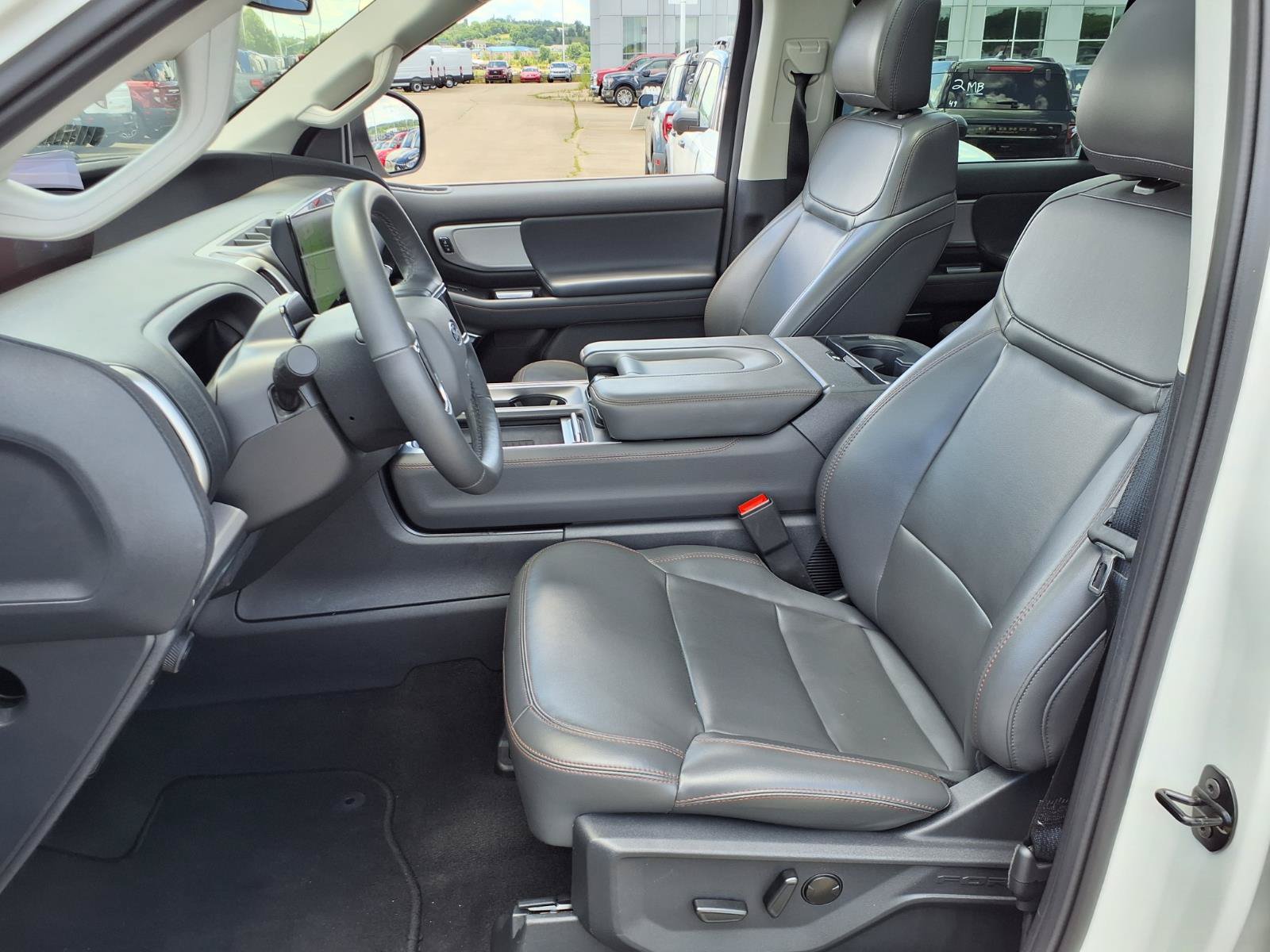 Certified 2025 Ford Expedition Active AWD/4WD image 8