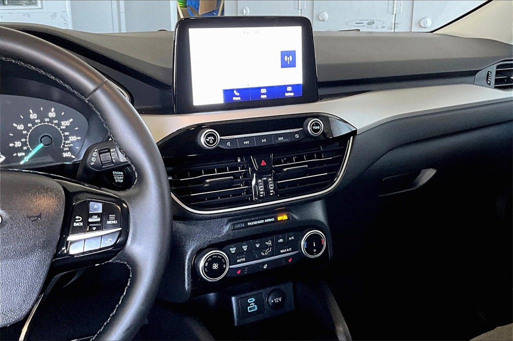 Certified 2022 Ford Escape SE w/ Cold Weather Package image 6