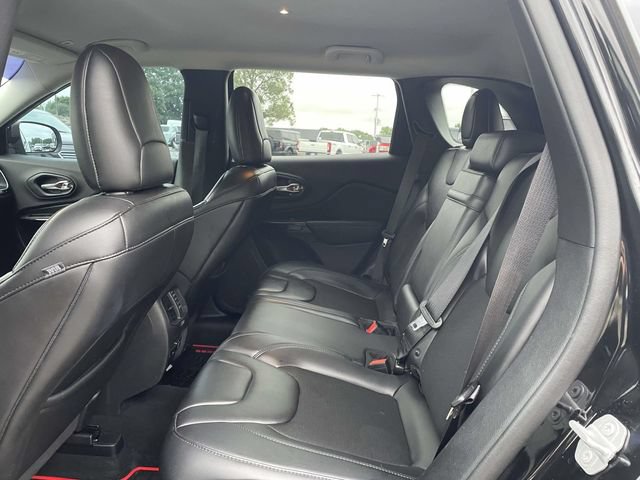 Used 2019 Jeep Cherokee Latitude Plus FWD image 11