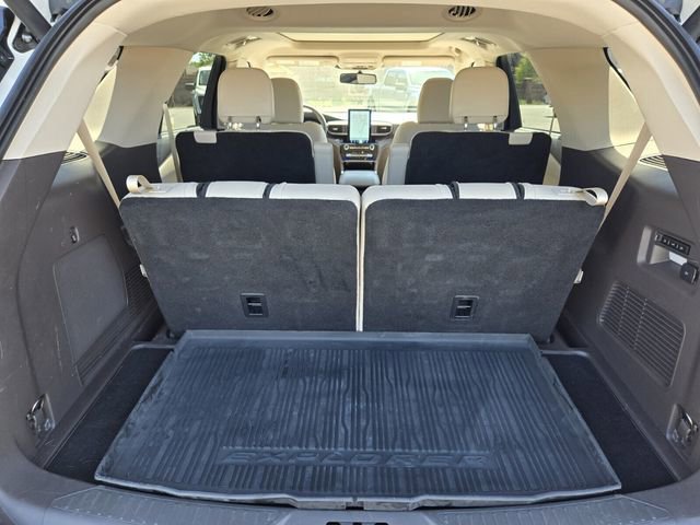 Certified 2021 Ford Explorer Platinum w/ Equipment Group 601A image 17