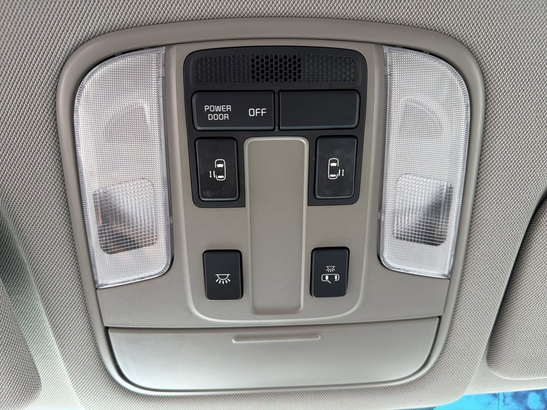 Used 2021 Kia Sedona LX image 21