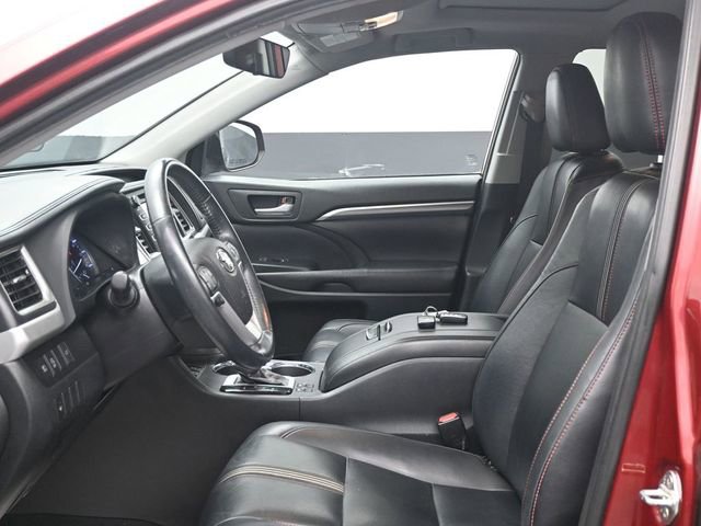 Used 2019 Toyota Highlander SE AWD/4WD image 6