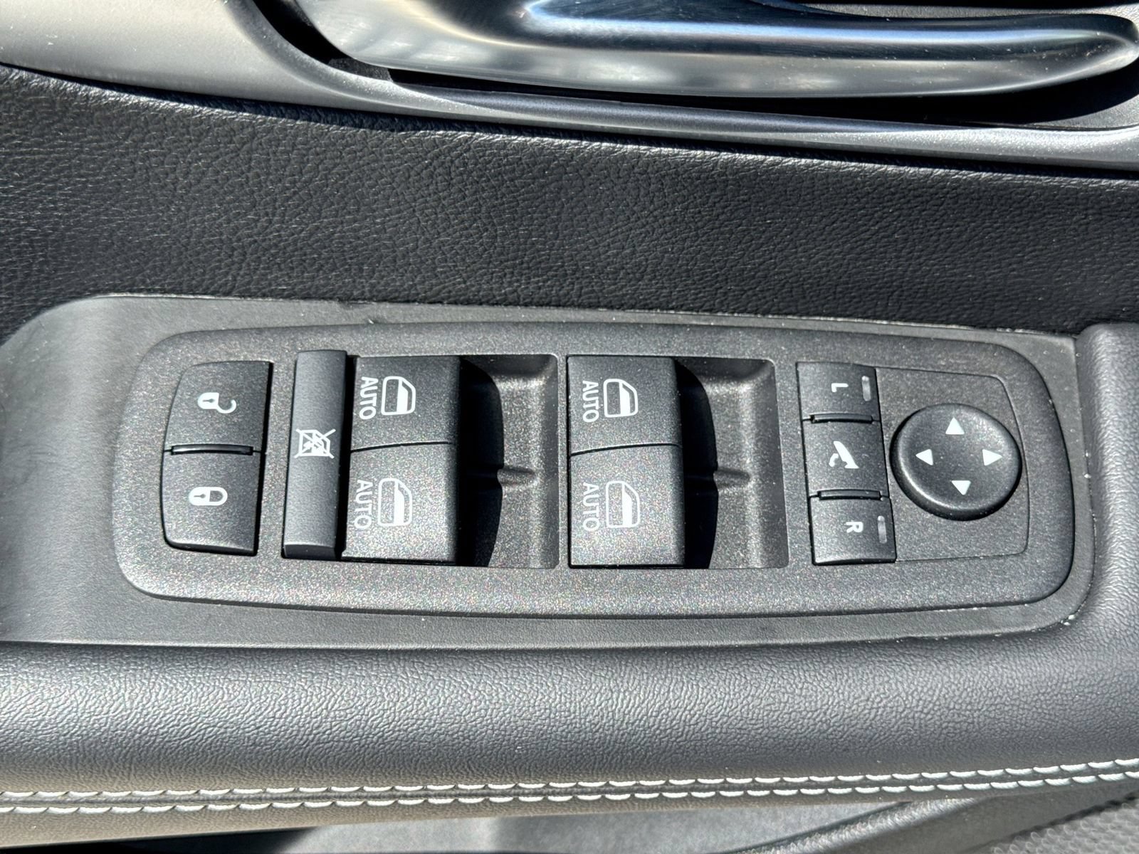 Used 2026 Chrysler Pacifica Limited w/ S Appearance Package AWD/4WD image 20