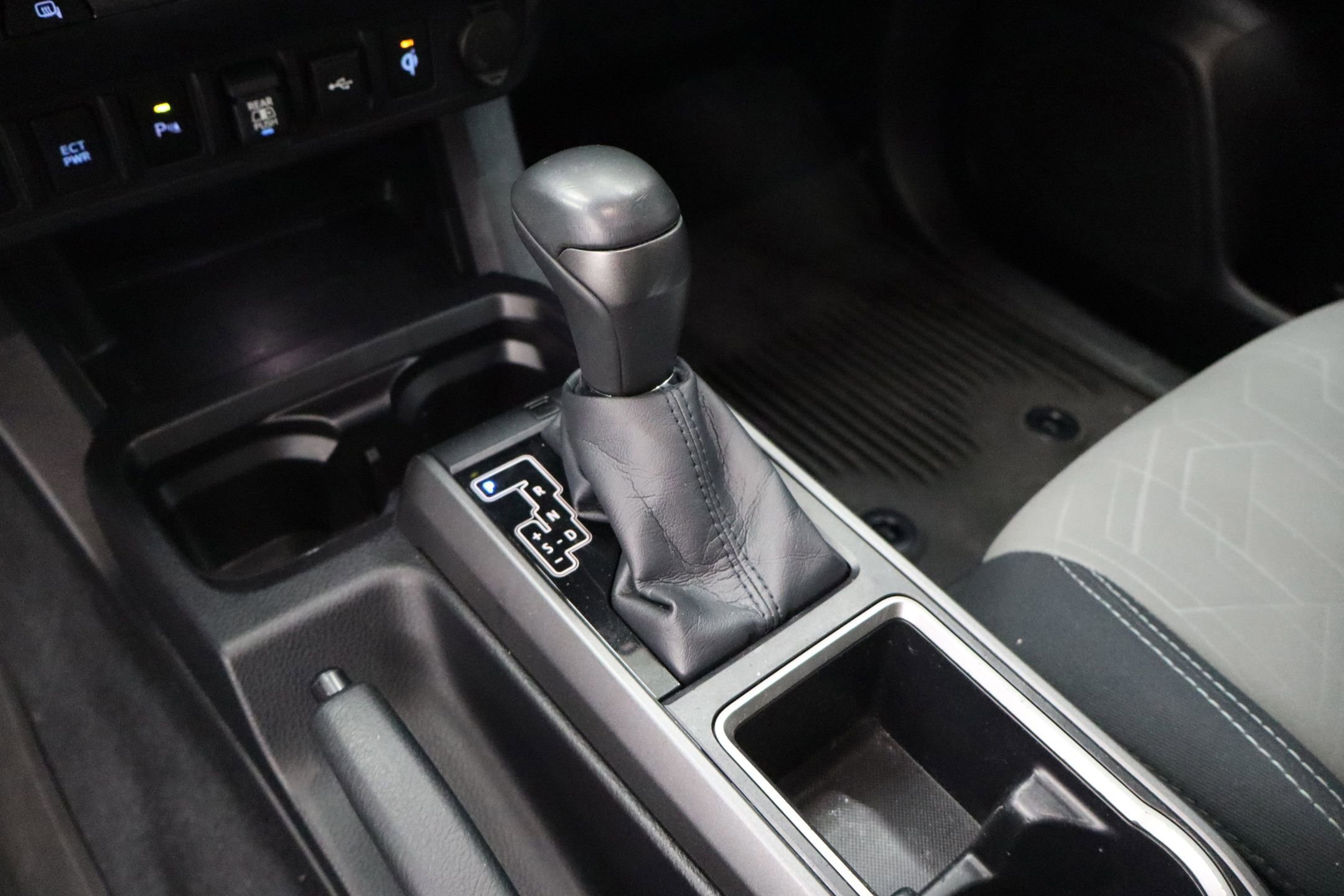 Used 2022 Toyota Tacoma TRD Sport w/ Technology Package image 26