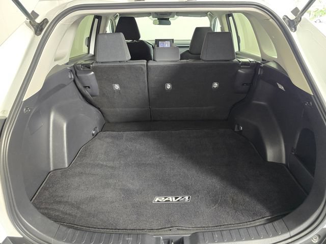 Used 2021 Toyota RAV4 LE w/ Carpet Mat Package (TMS) FWD image 16