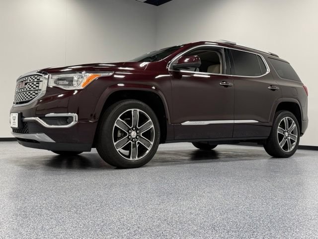 Used 2017 GMC Acadia Denali w/ Technology Package AWD/4WD image 5
