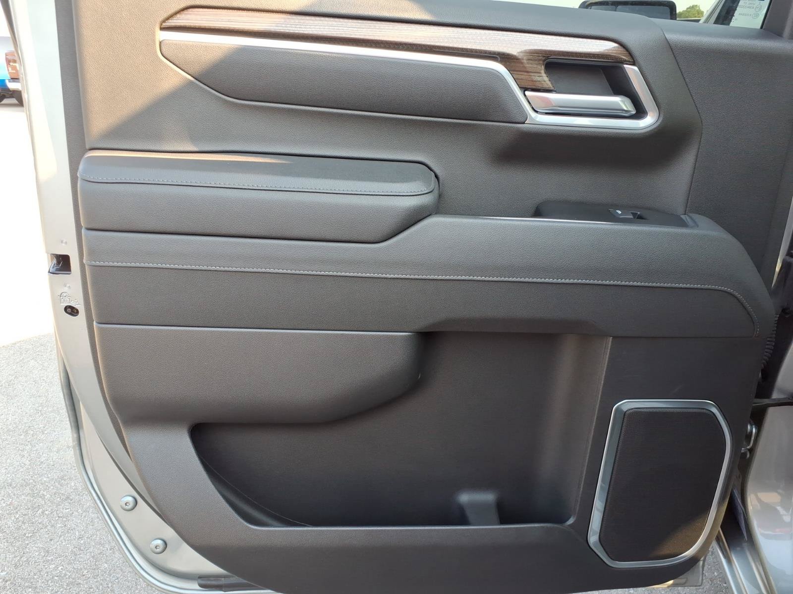 Used 2026 Chevrolet Silverado 1500 RST RWD image 14