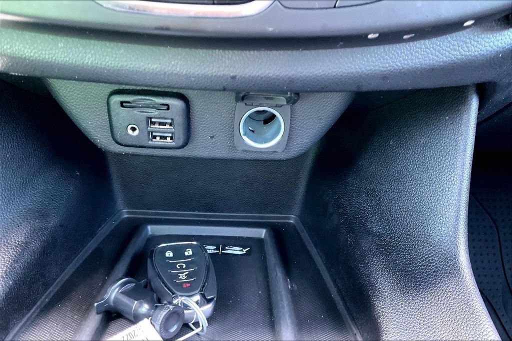 Used 2022 Chevrolet Traverse Premier w/ LPO, Floor Liner Package FWD image 33