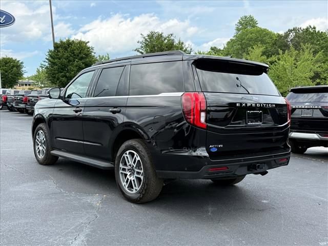Certified 2025 Ford Expedition Active AWD/4WD image 6