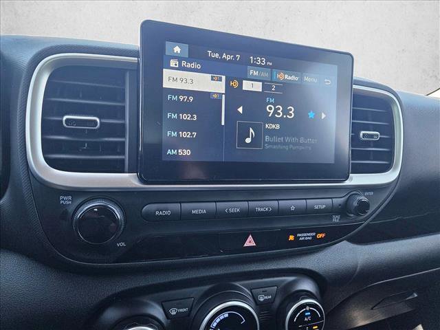 Used 2023 Hyundai Venue SEL FWD image 13