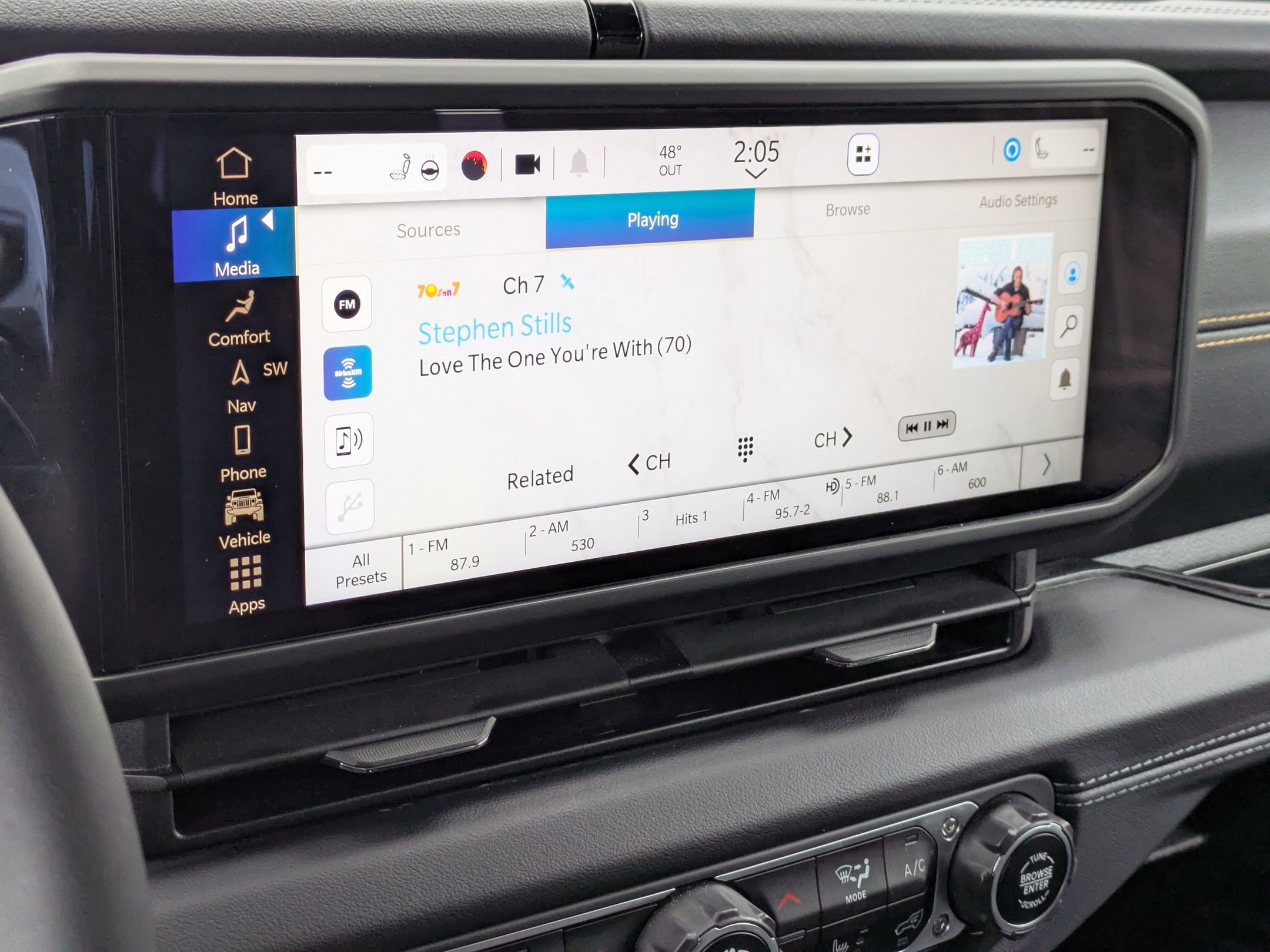 Used 2024 Jeep Wrangler Unlimited Sahara w/ Technology Group image 18