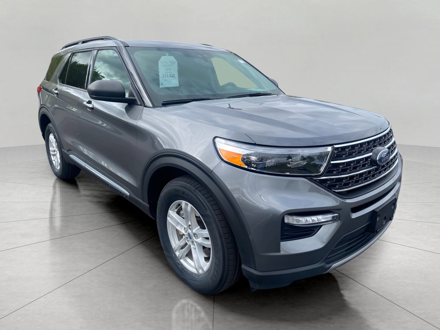 Certified 2023 Ford Explorer XLT w/ Equipment Group 202A AWD/4WD image 1
