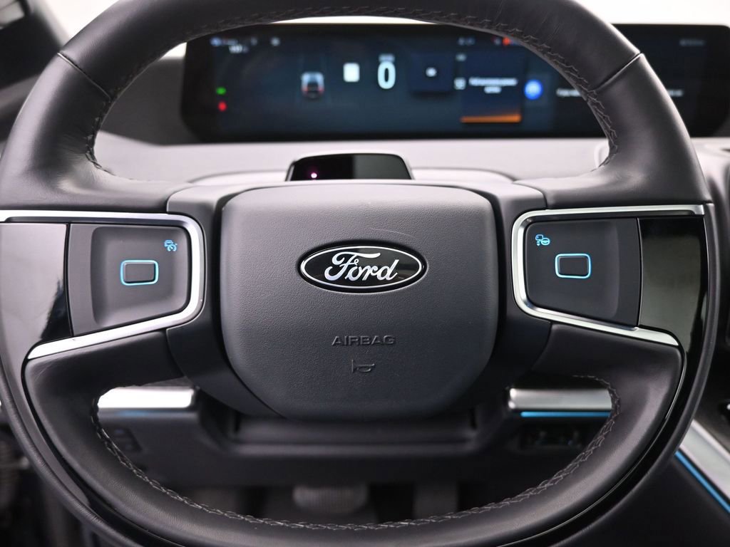 Certified 2025 Ford Expedition Platinum w/ Stealth Appearance Package image 40