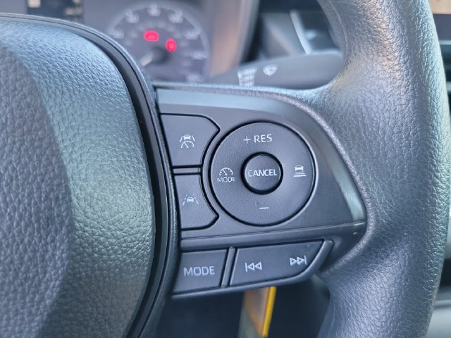Used 2025 Toyota Corolla LE FWD image 6