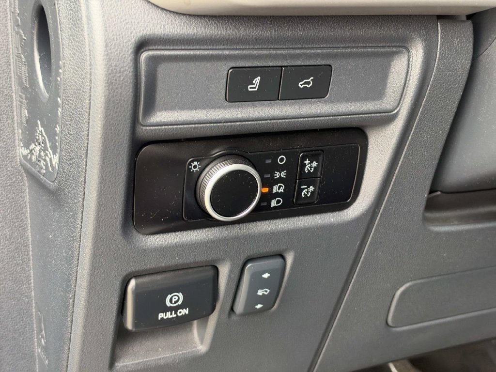 Certified 2024 Ford Expedition Max XLT RWD image 24
