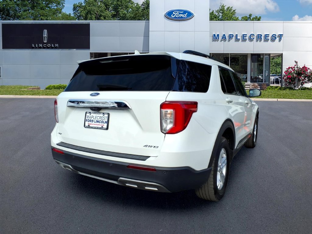 Certified 2023 Ford Explorer XLT w/ Equipment Group 202A AWD/4WD image 4