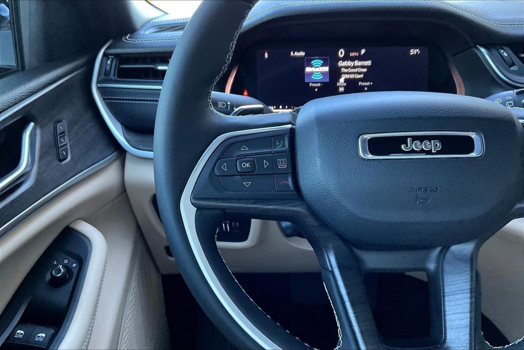 Used 2024 Jeep Grand Cherokee L Limited w/ Luxury Tech Group II RWD image 11