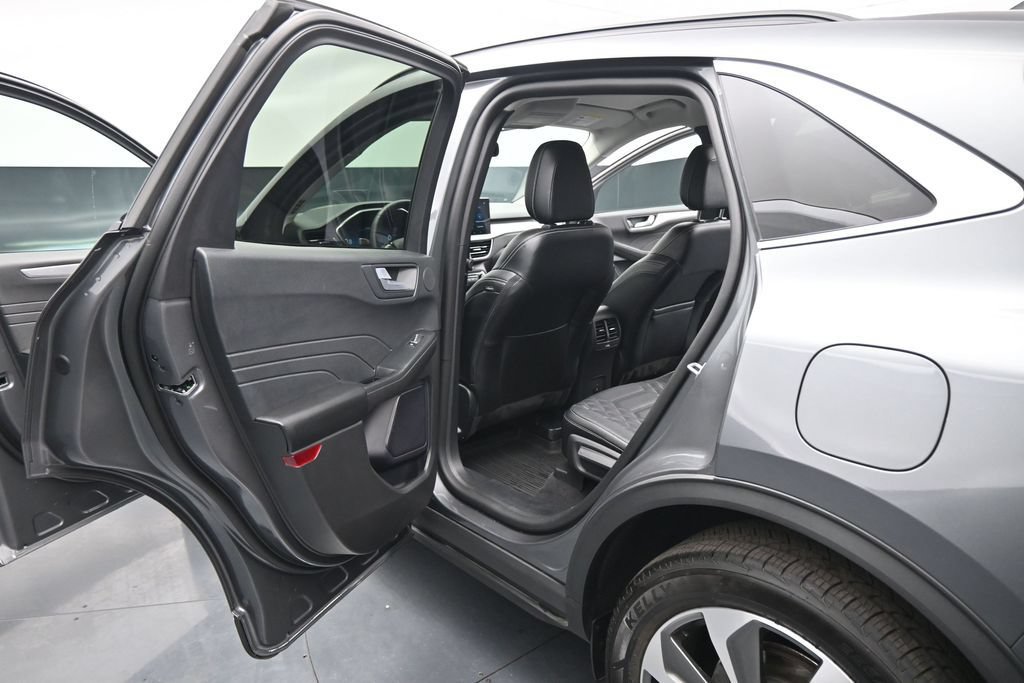 Certified 2023 Ford Escape Platinum w/ Premium Technology Package AWD/4WD image 18